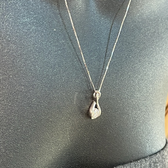 Solid Stamped 14K White Gold Natural Diamond Cluster Pendant Box Chain Necklace - Picture 10 of 14